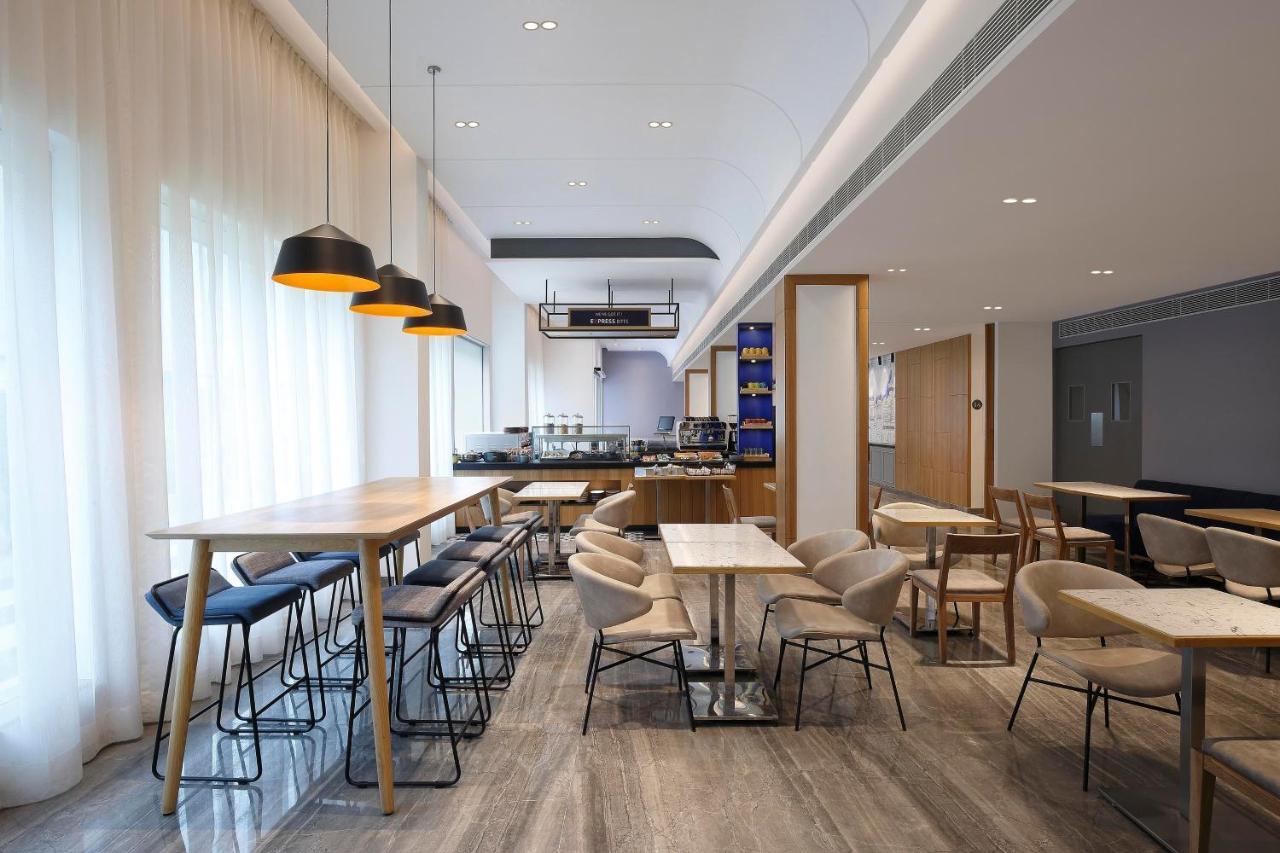 Holiday Inn Express Bengaluru Whitefield Itpl By Ihg Экстерьер фото